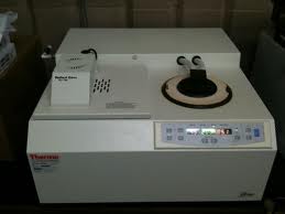 Concentrador-evaporador de muestras SPD1010 (Thermo Scientific).